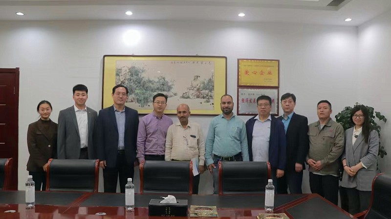 印度客戶來我公司參觀考察。